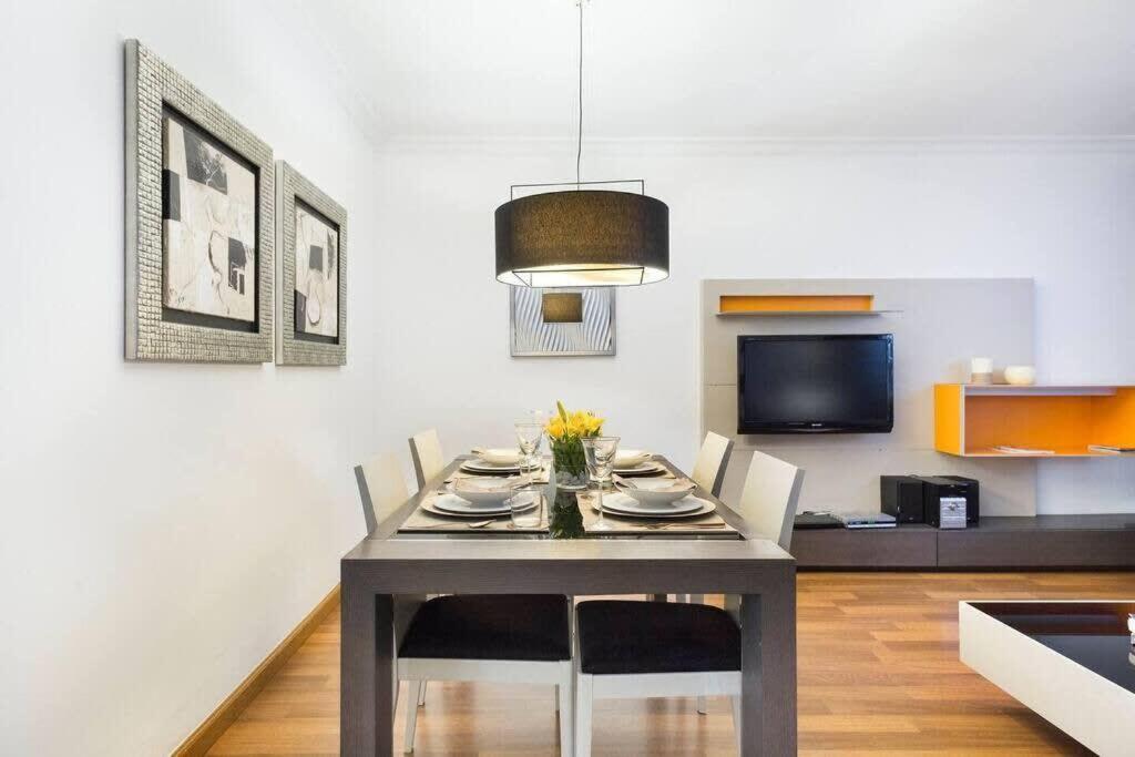 Central And Elegant 4 Bedroom By Placa Catalunya Barcelona Ngoại thất bức ảnh