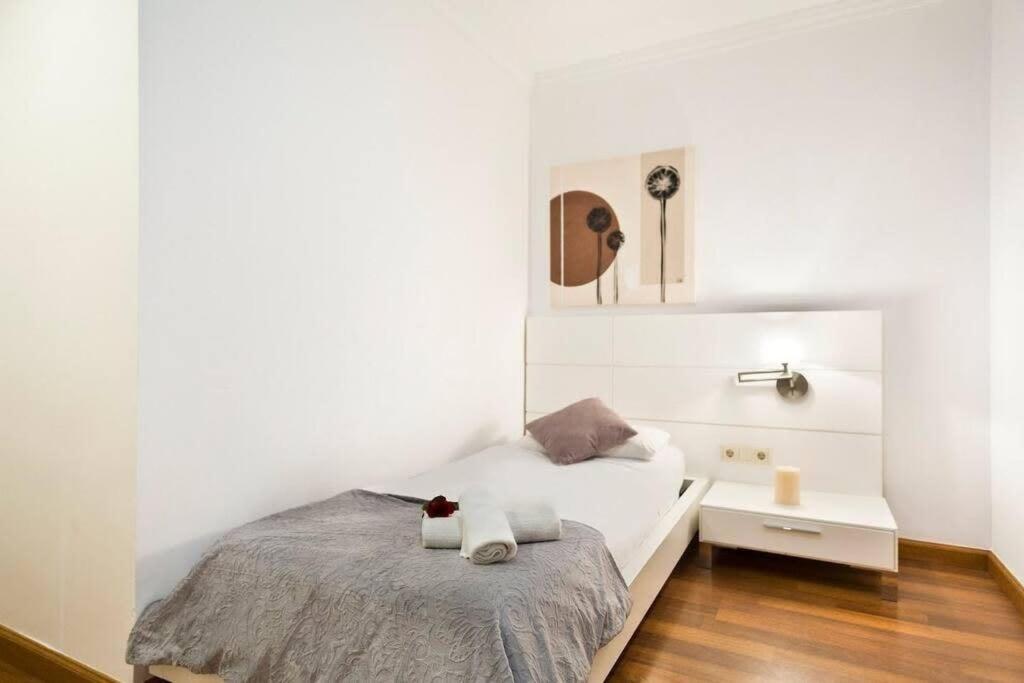 Central And Elegant 4 Bedroom By Placa Catalunya Barcelona Ngoại thất bức ảnh