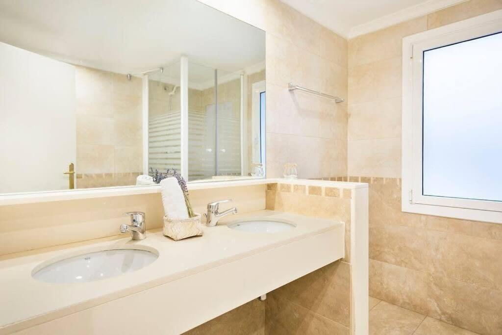 Central And Elegant 4 Bedroom By Placa Catalunya Barcelona Ngoại thất bức ảnh