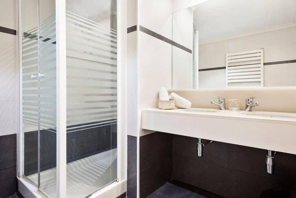 Central And Elegant 4 Bedroom By Placa Catalunya Barcelona Ngoại thất bức ảnh
